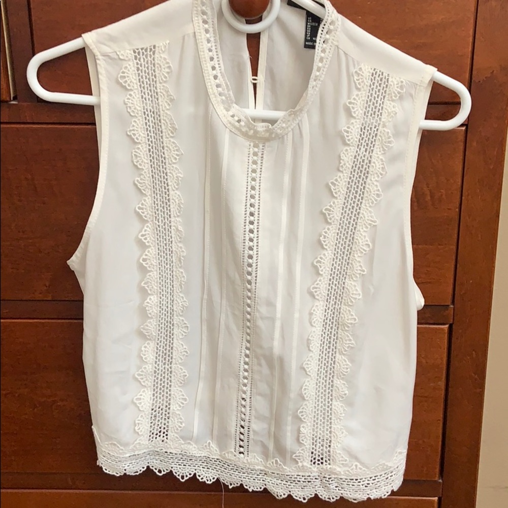 Lace sleeveless top